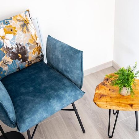 Design-Ferienwohnung In Kelberg Am Nuerburgring: Platz Fuer 6, Kueche, Wifi, Netflix Ngoại thất bức ảnh