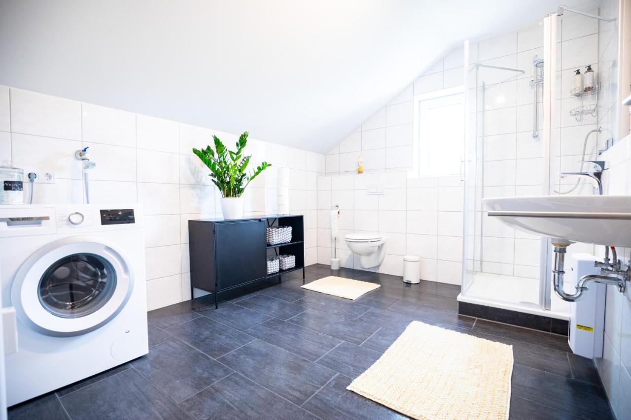 Design-Ferienwohnung In Kelberg Am Nuerburgring: Platz Fuer 6, Kueche, Wifi, Netflix Ngoại thất bức ảnh