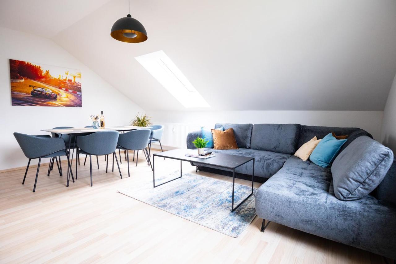 Design-Ferienwohnung In Kelberg Am Nuerburgring: Platz Fuer 6, Kueche, Wifi, Netflix Ngoại thất bức ảnh