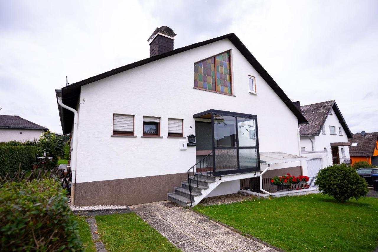 Design-Ferienwohnung In Kelberg Am Nuerburgring: Platz Fuer 6, Kueche, Wifi, Netflix Ngoại thất bức ảnh