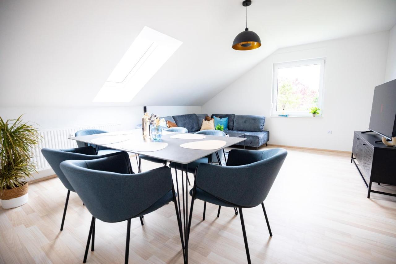 Design-Ferienwohnung In Kelberg Am Nuerburgring: Platz Fuer 6, Kueche, Wifi, Netflix Ngoại thất bức ảnh